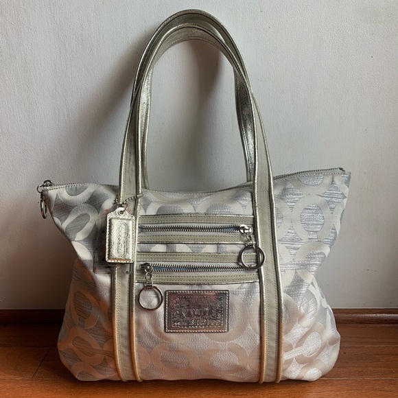 Coach Handbags - Coach Poppy Silver Op Art Lurex Glam Tote (14439)